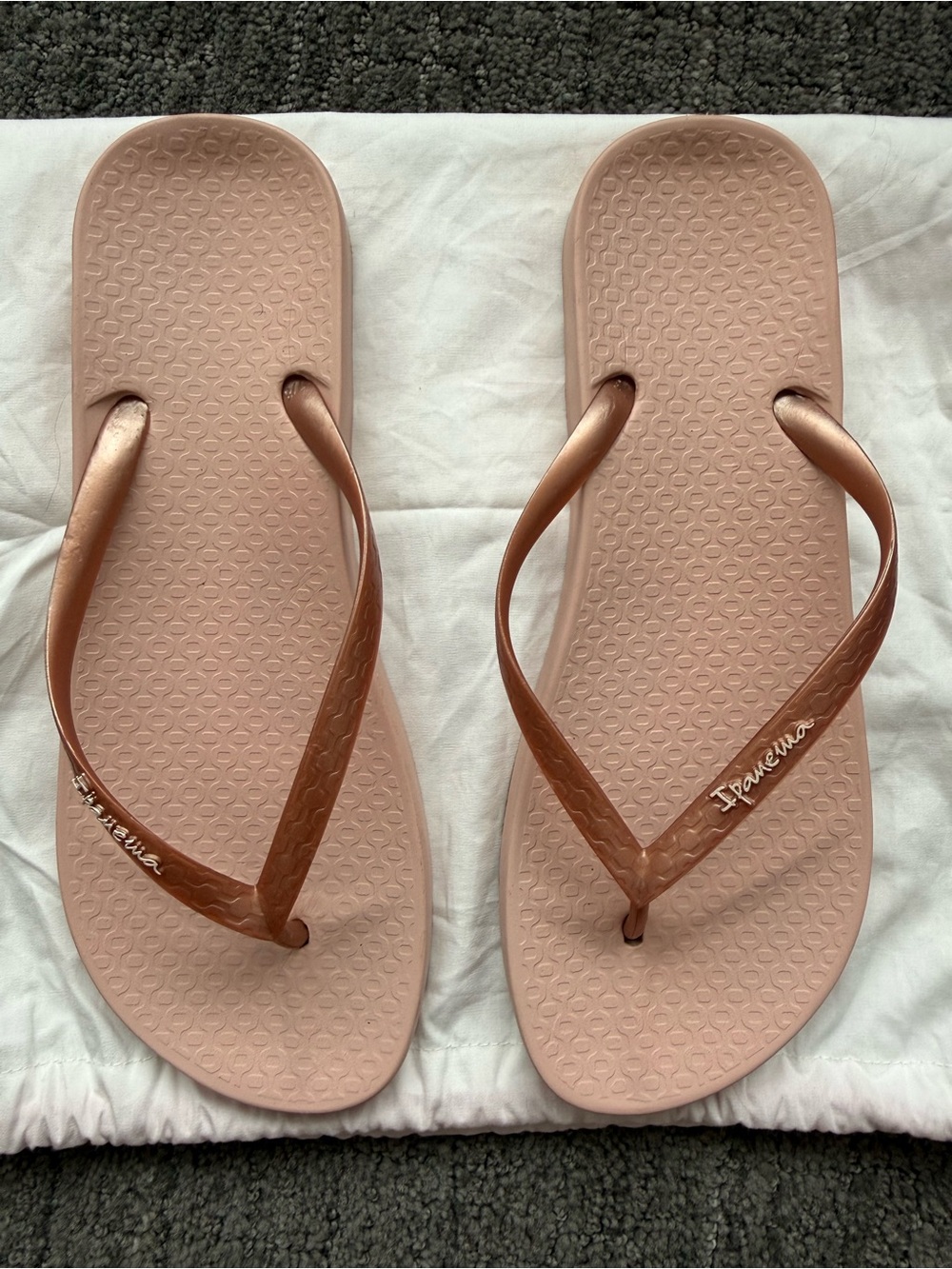Ipanema Women’s Blush Pink / Rose Gold Flip Flops
